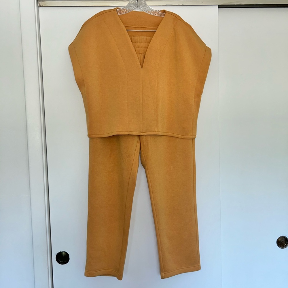 Leze The Label x Hayet Rida 2pc set with Modern Minimalist Design